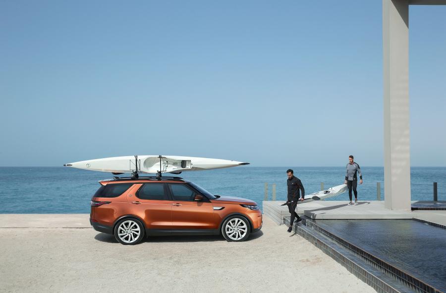  Land Rover Discovery HSE 2017 года  (фото 21 из 96)